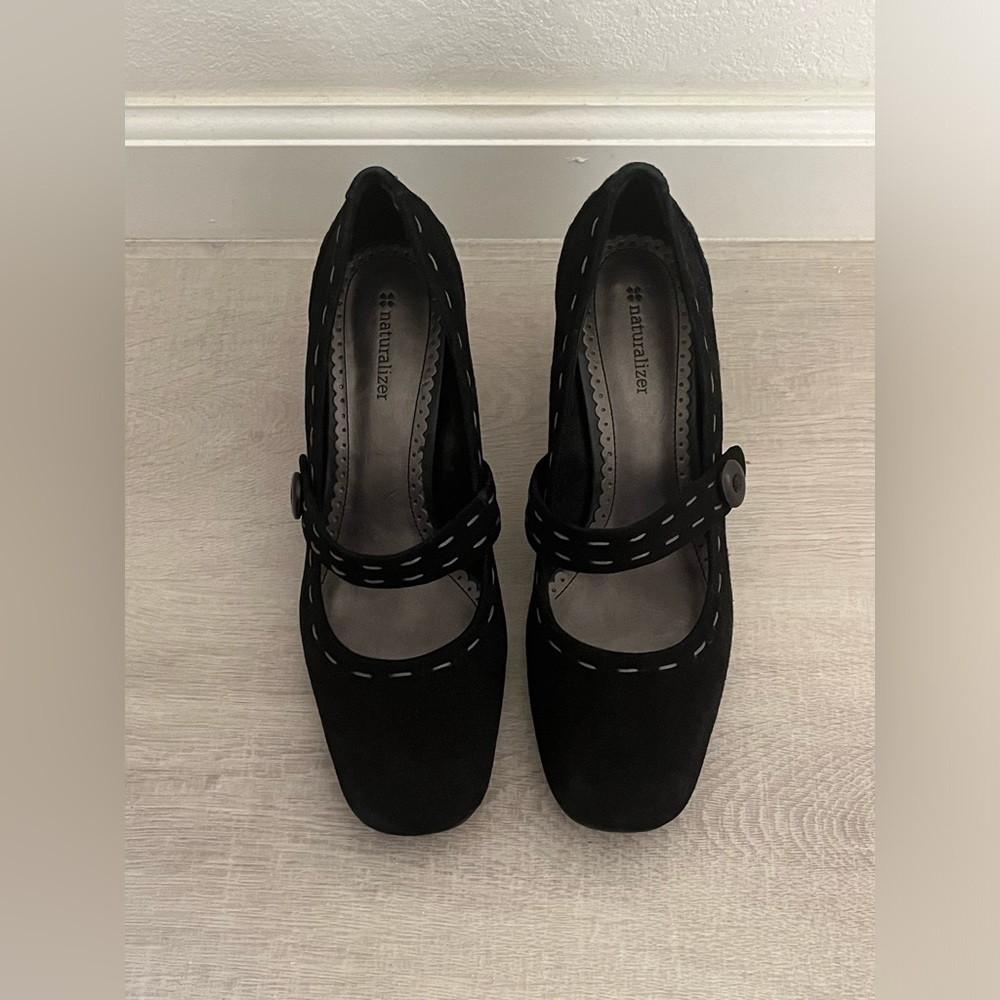 Naturalizer Mary Jane Heel Pumps- Size 8 1/2, In Excellent Condition